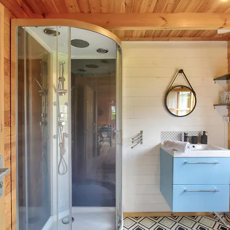 Paisible Et Insolite Pour 4 Personnes A